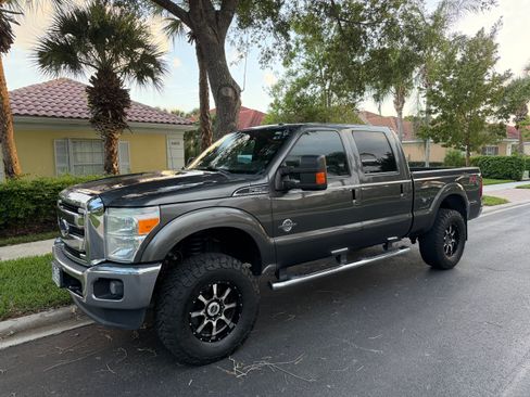 Used 2015 Ford F350 Lariat w/ Lariat Interior Package image 1