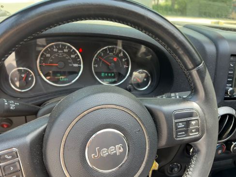 Used 2017 Jeep Wrangler Unlimited Sport AWD/4WD image 6