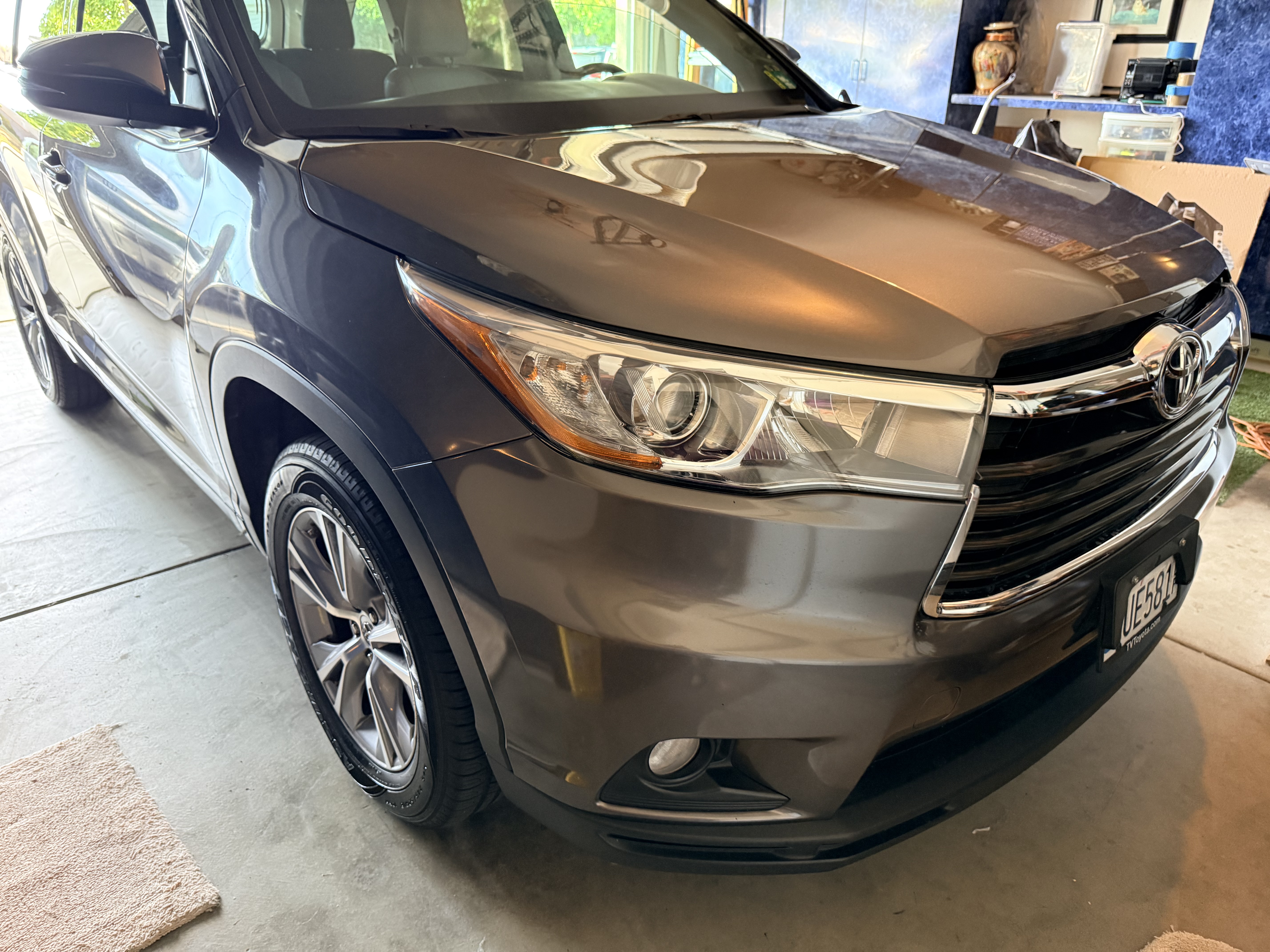 Used 2015 Toyota Highlander XLE FWD image 2
