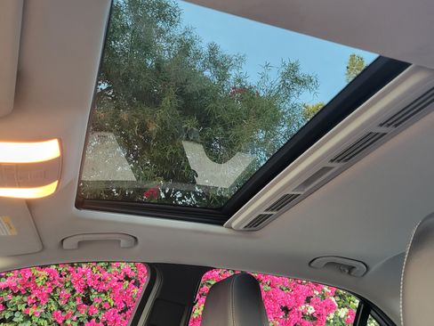 Used 2014 Mercedes-Benz E 350 E 350 Sedan 4D image 19