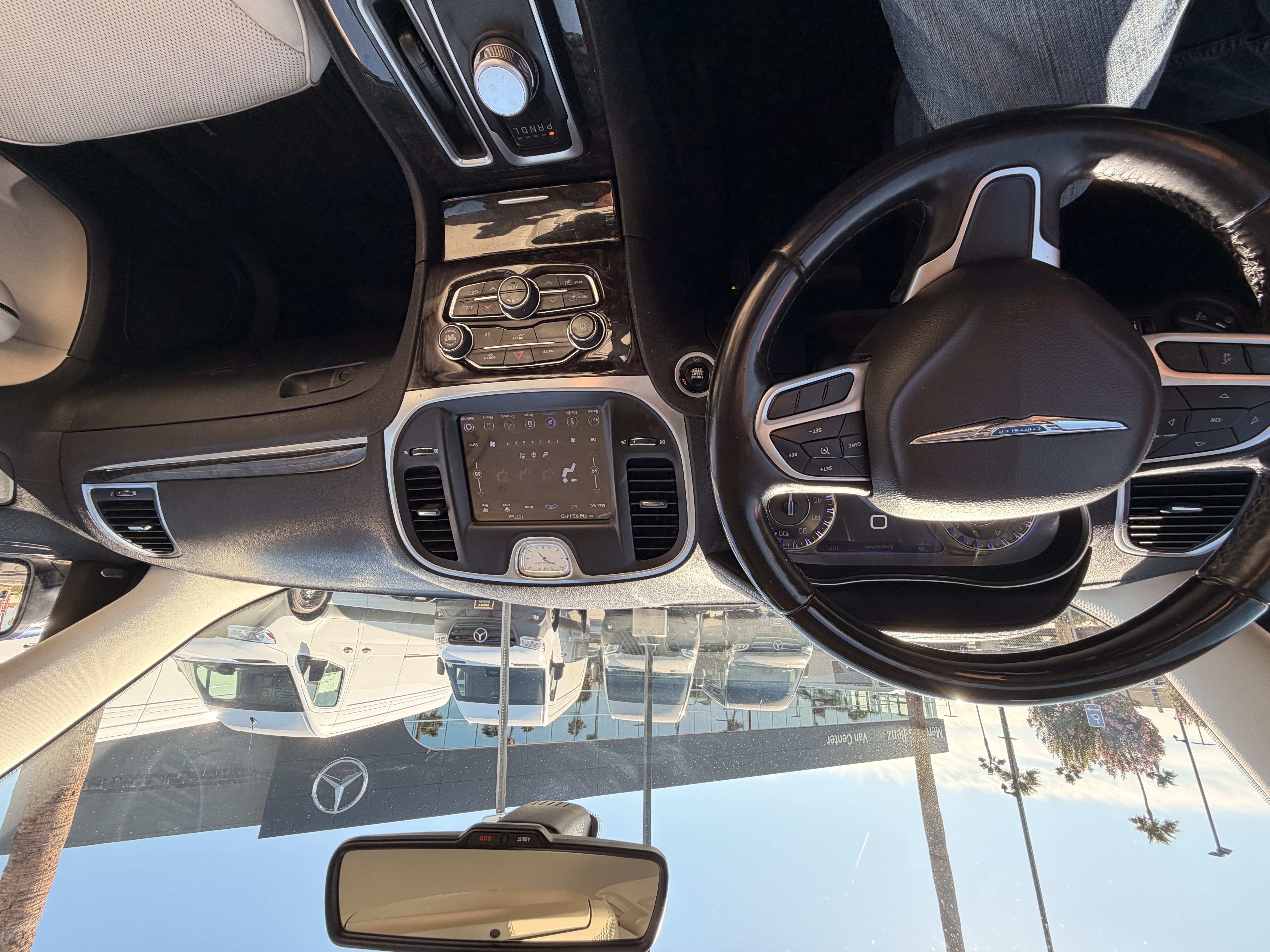 Used 2018 Chrysler 300 Limited RWD image 16