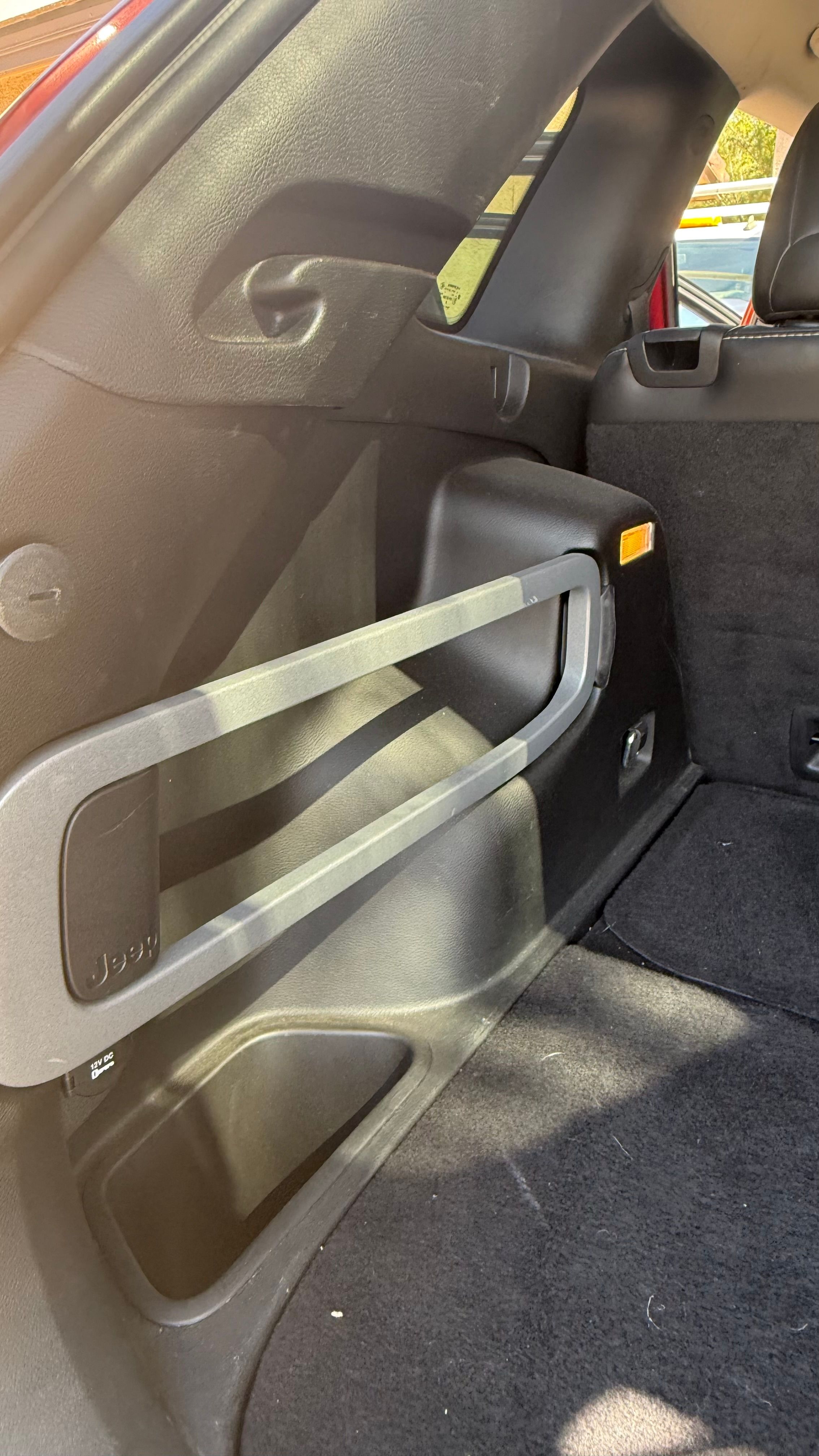 Used 2016 Jeep Cherokee Limited FWD image 15