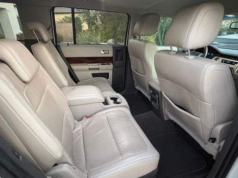 Used 2010 Ford Flex SEL FWD image 10