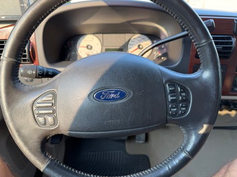 Used 2005 Ford F350 Lariat AWD/4WD image 10