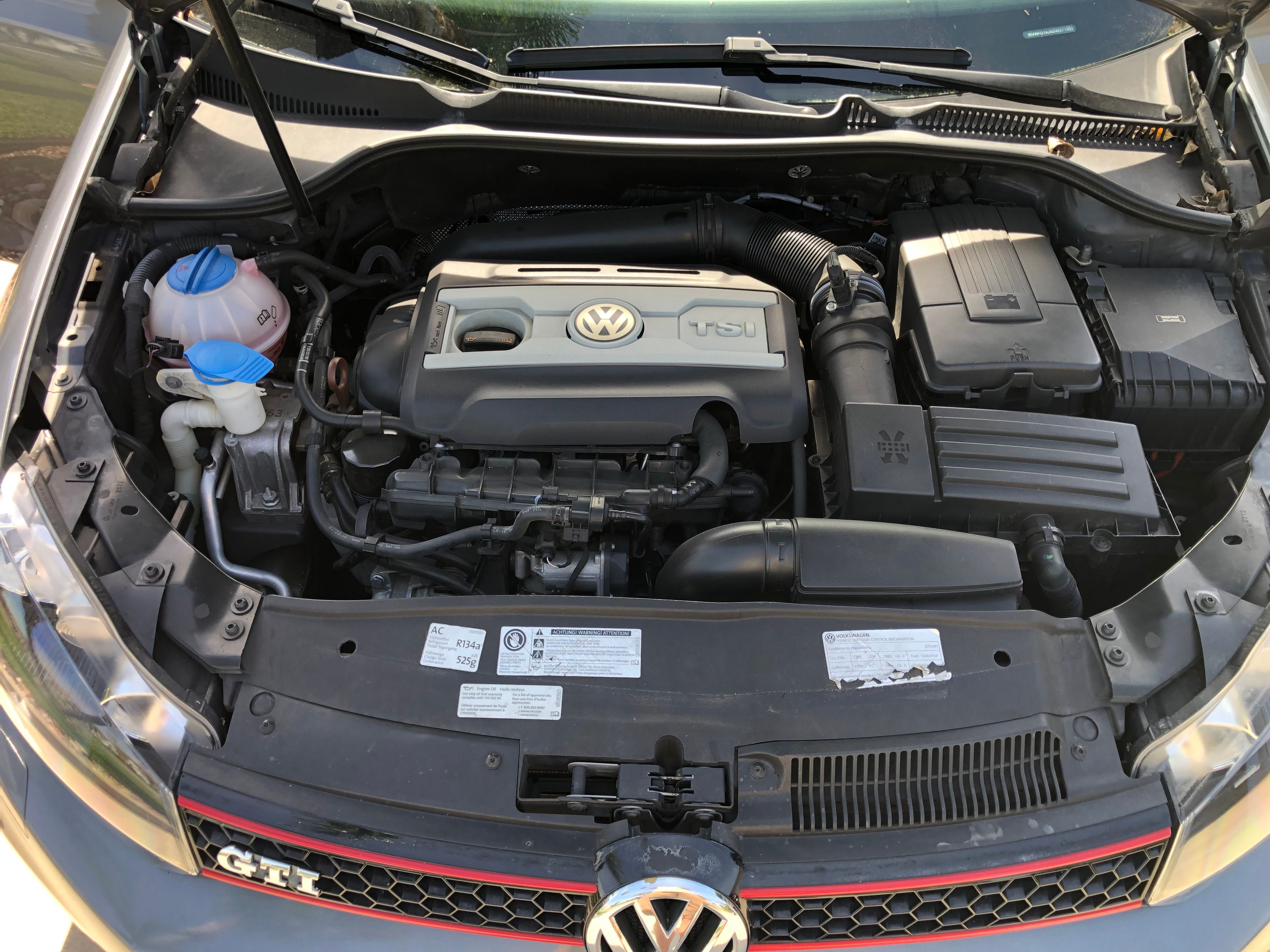 Used 2013 Volkswagen Golf 2-Door FWD image 6