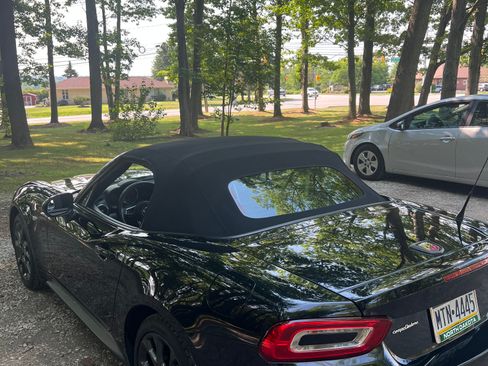 Used 2017 FIAT 124 Spider Abarth RWD image 10