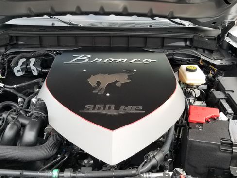 Used 2022 Ford Bronco Black Diamond image 11