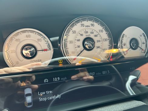 Used 2018 Rolls-Royce Wraith RWD image 13