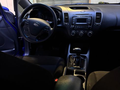 Used 2018 Kia Forte LX image 12