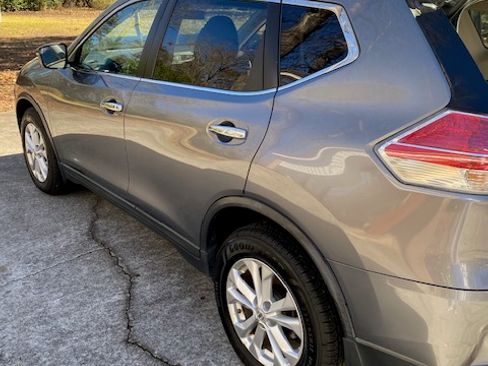 Used 2016 Nissan Rogue SV image 14