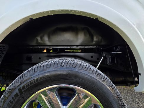 Used 2010 Ford F150 Lariat AWD/4WD image 13