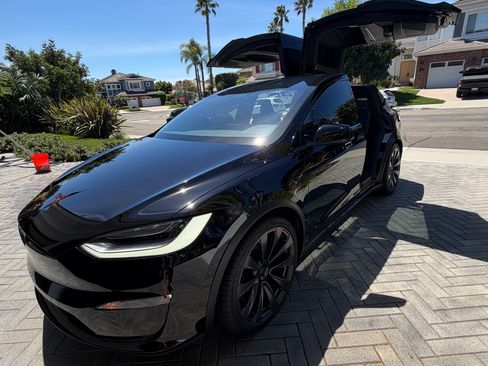 Used 2022 Tesla Model X image 11