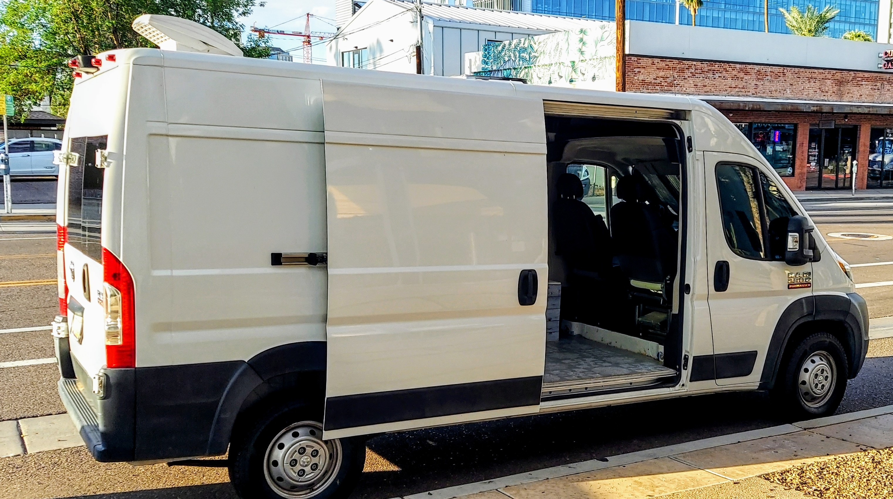 Used 2019 RAM ProMaster 2500 FWD image 2