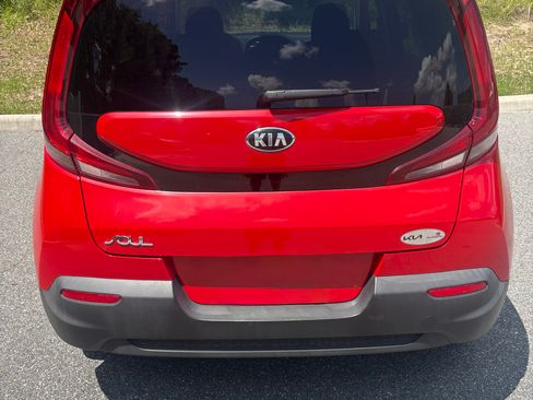 Used 2021 Kia Soul LX FWD image 6
