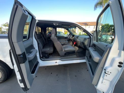 Used 2006 Ford F150 XLT image 8