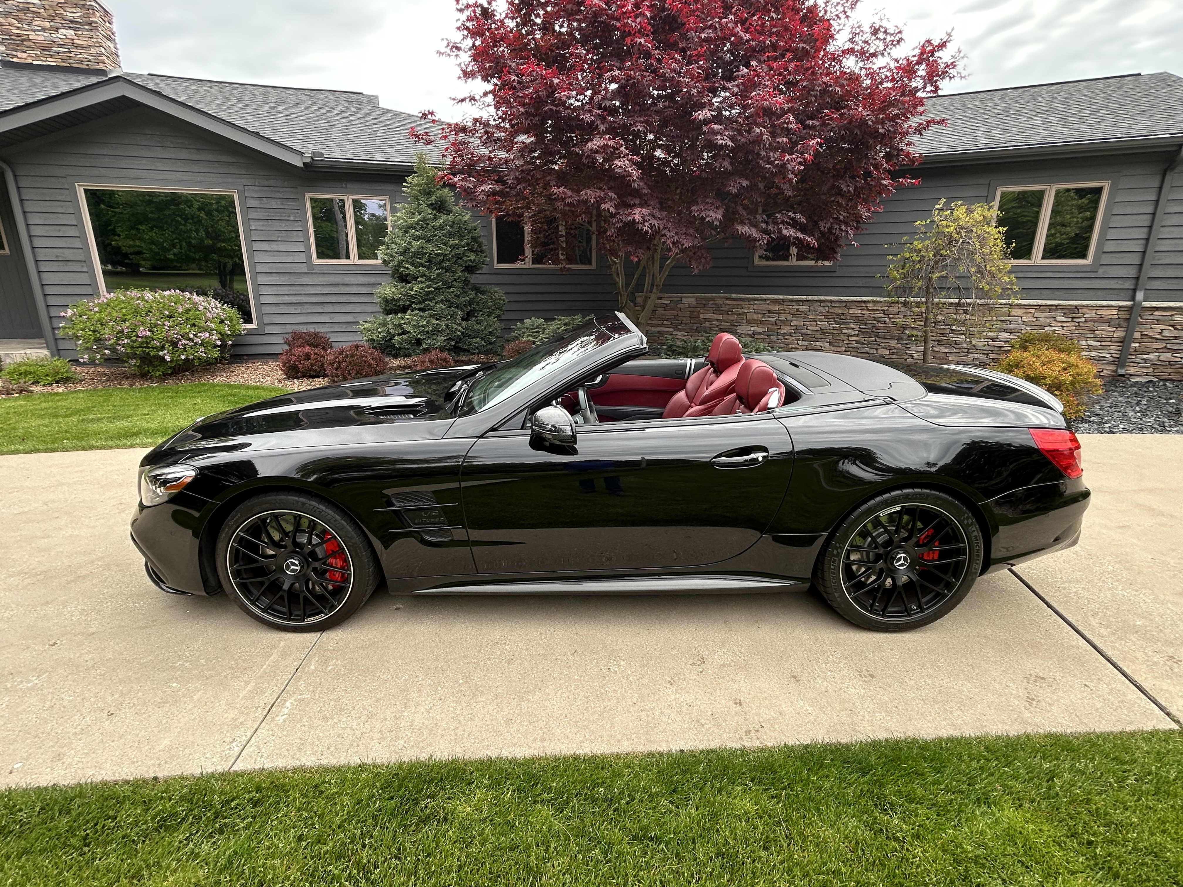 Used 2017 Mercedes-Benz SL 63 AMG image 1
