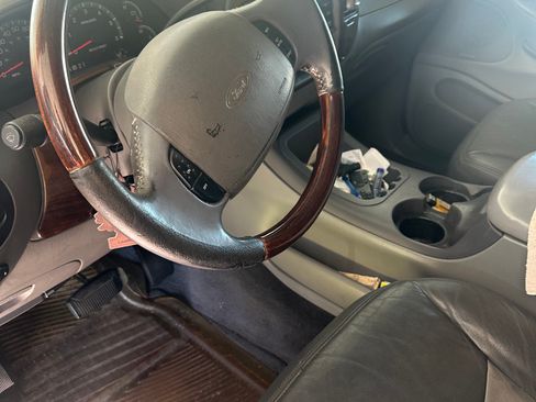 Used 2002 Ford Expedition XLT RWD image 17