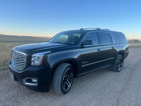 Used 2020 GMC Yukon XL Denali w/ Open Road Package image 1