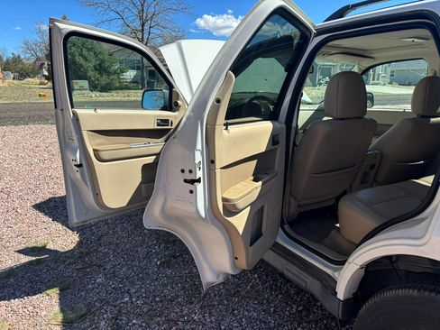 Used 2009 Ford Escape XLT FWD image 4