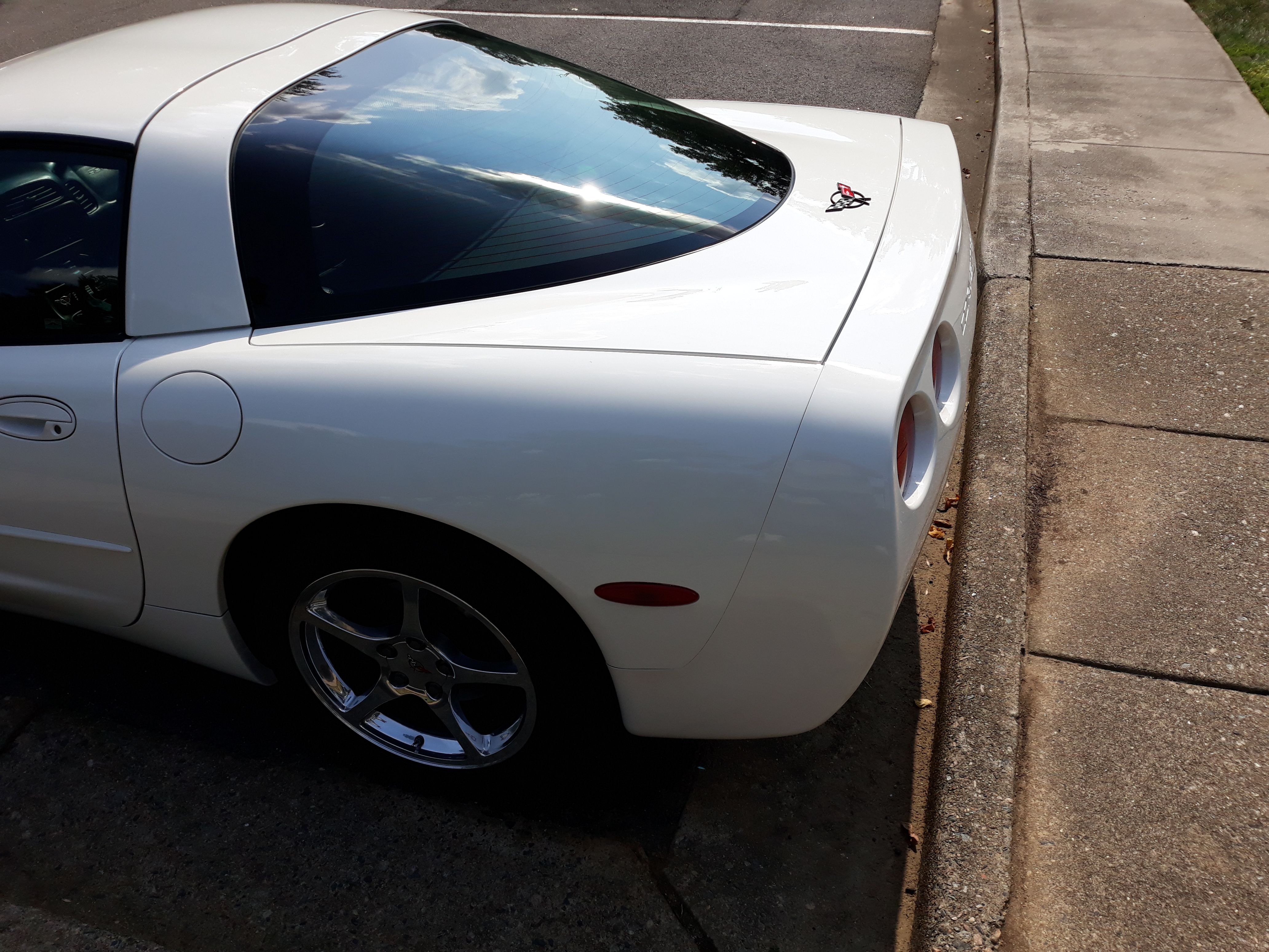 Used 2001 Chevrolet Corvette Coupe RWD image 16
