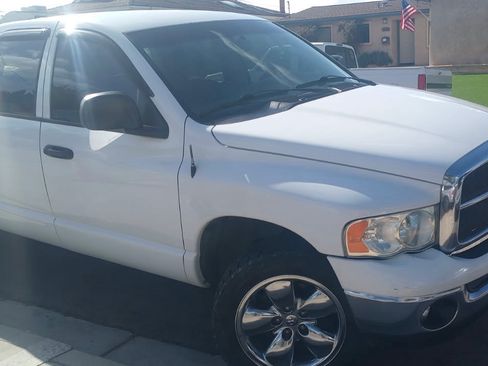 Used 2005 Dodge Ram 1500 Truck SLT image 1