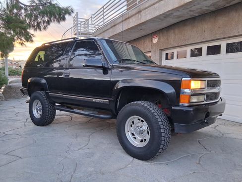Used 1996 Chevrolet Tahoe 4WD 2-Door image 1