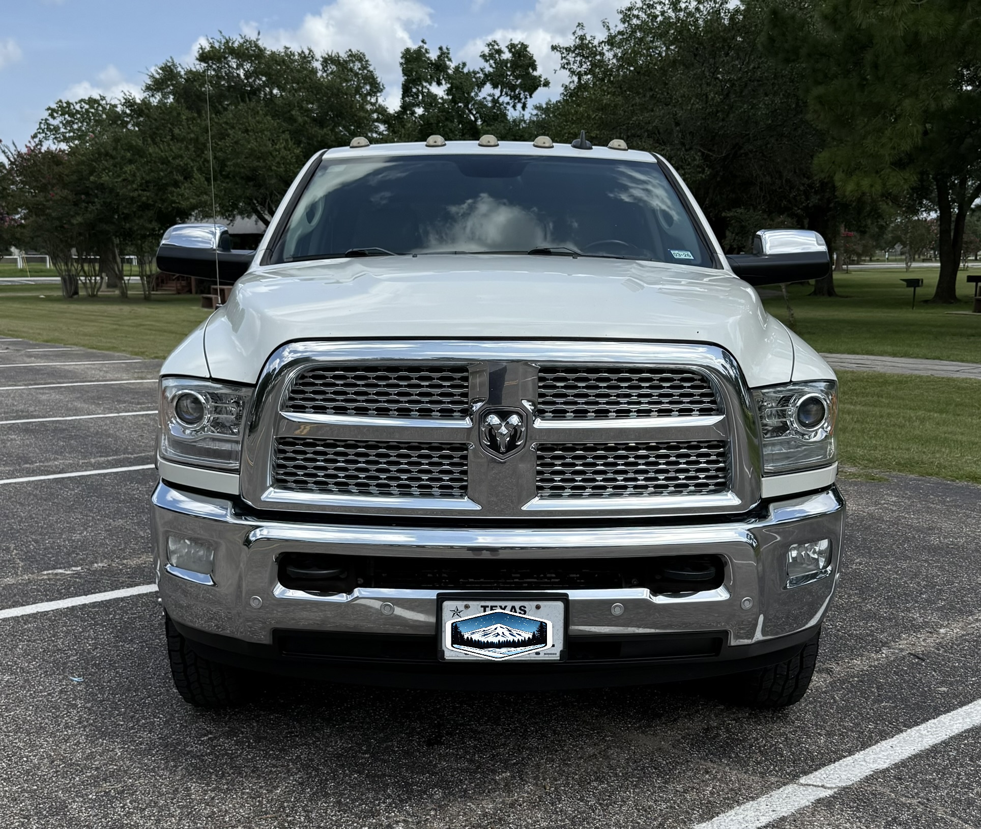 Used 2018 RAM 3500 Laramie AWD/4WD image 2