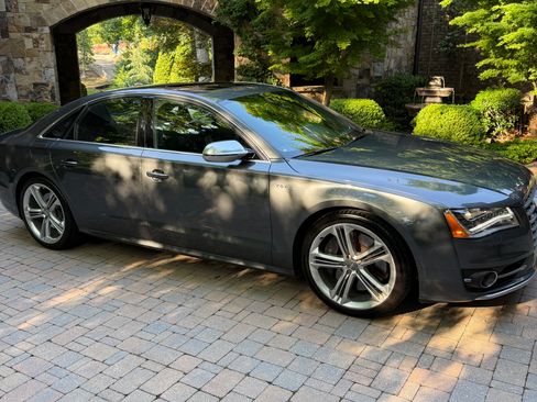 Used 2014 Audi S8 AWD/4WD image 5