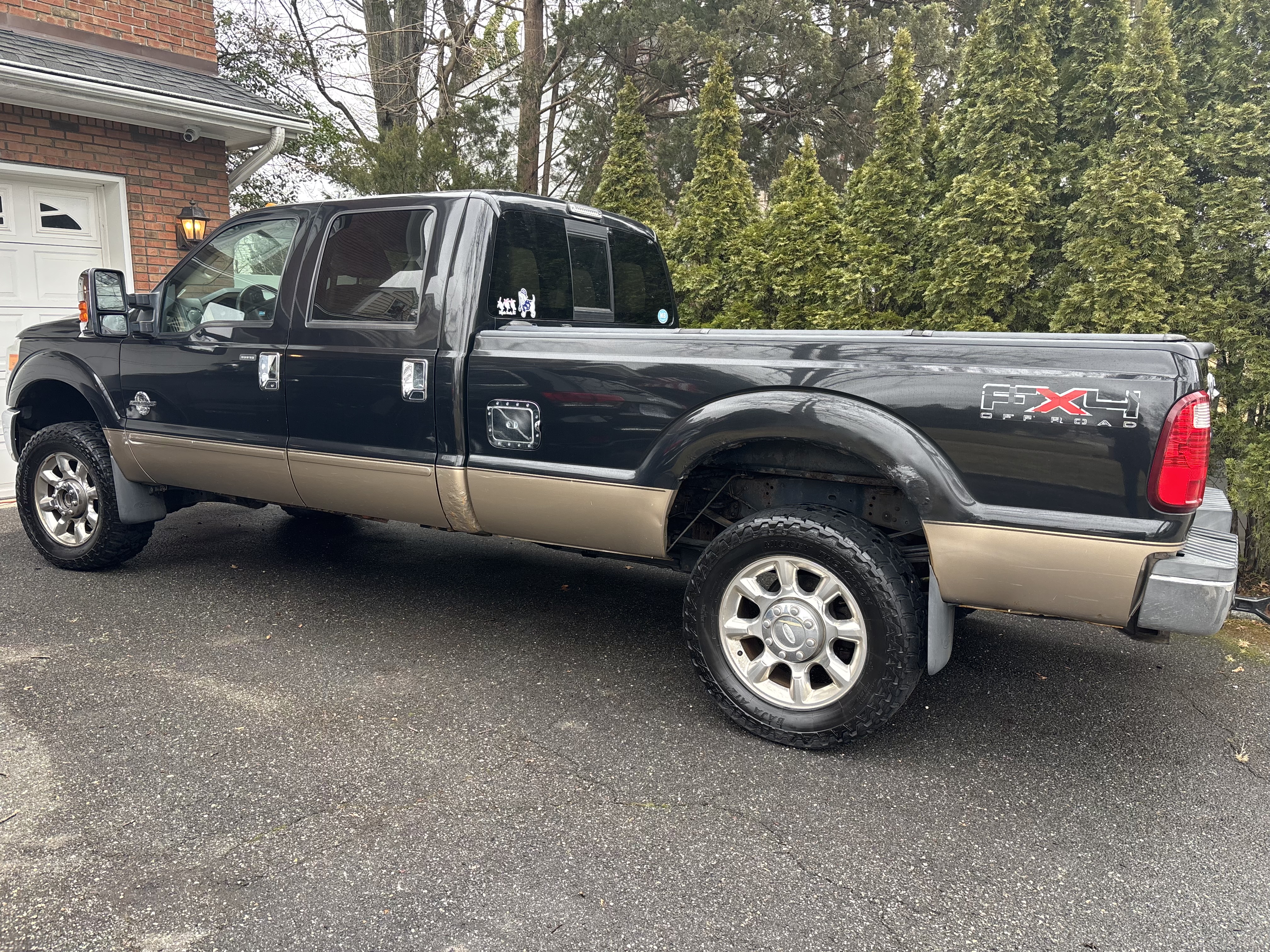 Used 2011 Ford F350 Lariat w/ Lariat Ultimate Pkg AWD/4WD image 1