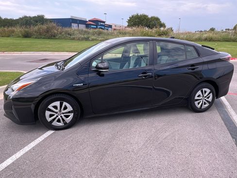 Used 2016 Toyota Prius Three FWD image 10