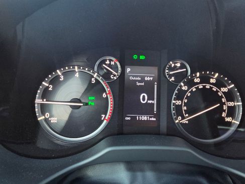 Used 2022 Lexus GX 460 Premium w/ Accessory Package image 20