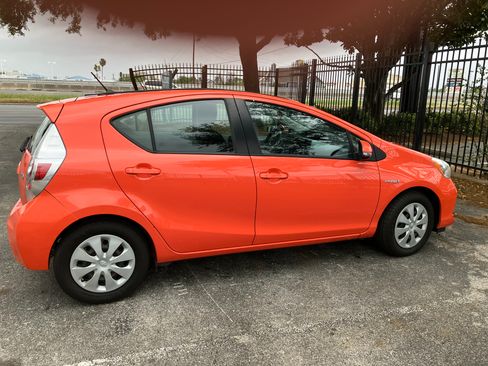 Used 2012 Toyota Prius C Two FWD image 10