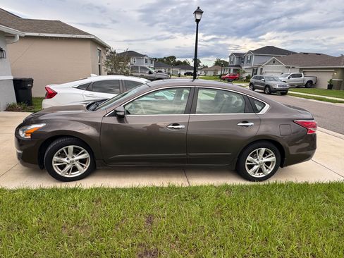 Used 2013 Nissan Altima 2.5 SV w/ 2.5SV Convenience Pkg FWD image 11