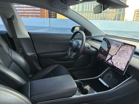 Used 2018 Tesla Model 3 Long Range RWD image 15