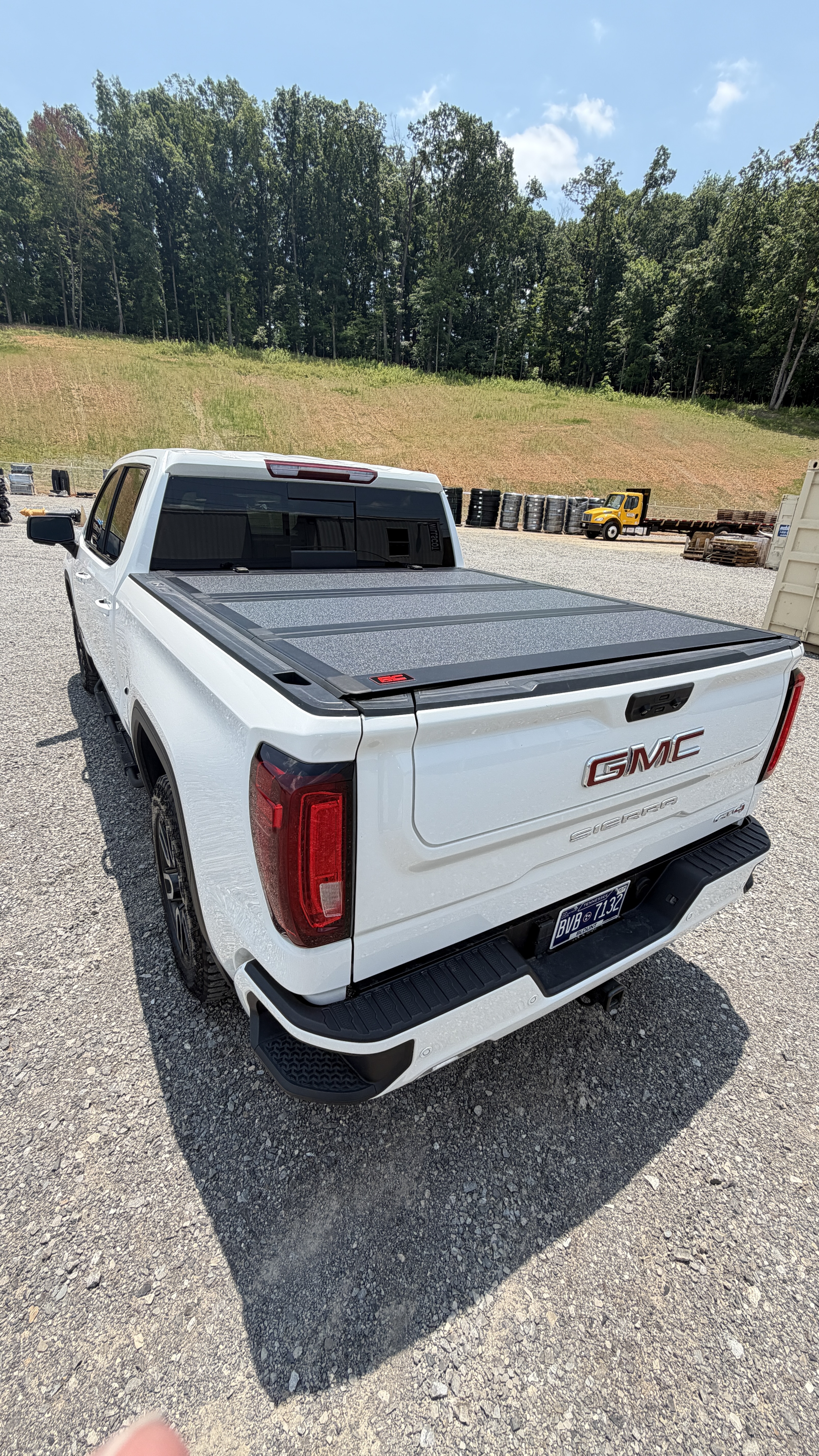 Used 2023 GMC Sierra 1500 AT4 w/ AT4 Preferred Package AWD/4WD image 9