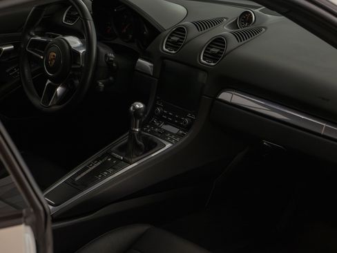 Used 2019 Porsche 718 Cayman image 18