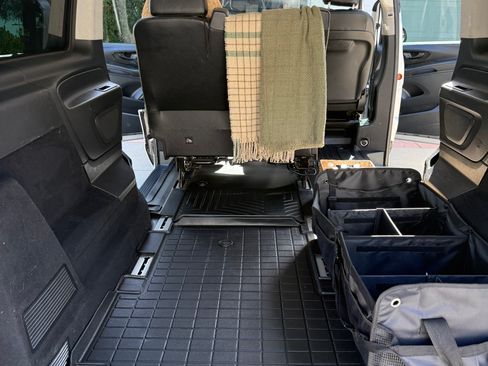 Used 2016 Mercedes-Benz Metris Passenger image 13