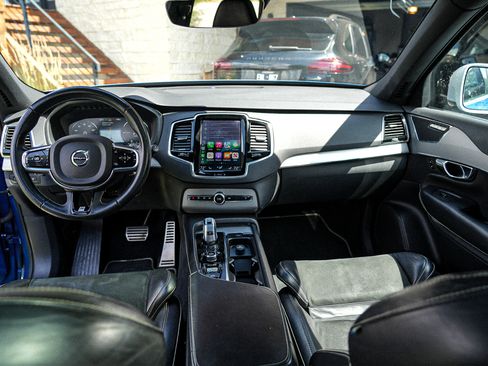 Used 2016 Volvo XC90 T8 R-Design image 11