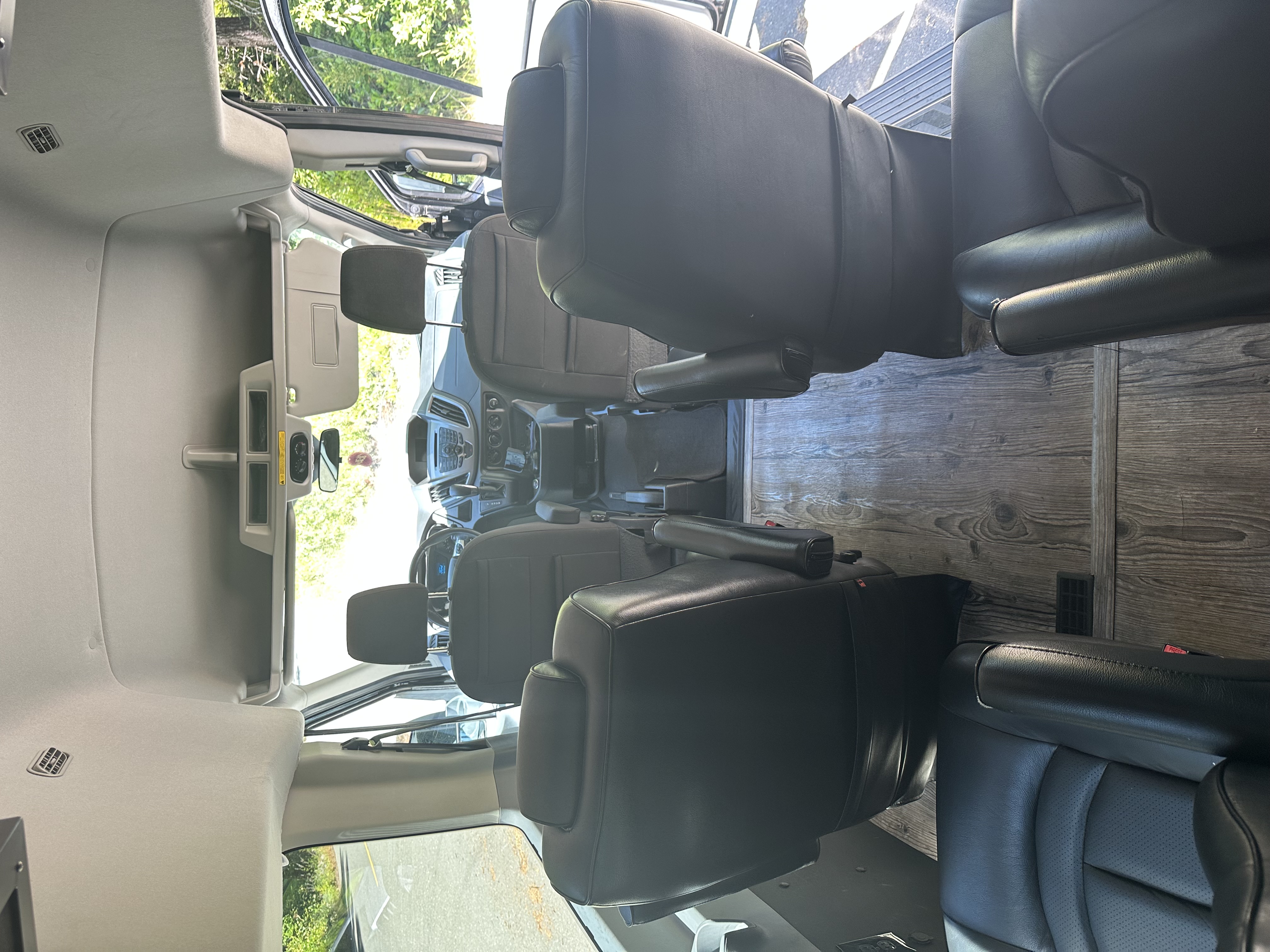 Used 2017 Ford Transit 350 XLT RWD image 9