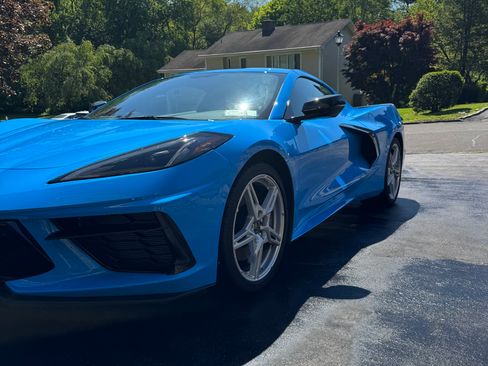 Used 2020 Chevrolet Corvette Stingray Coupe w/ Z51 Performance Package RWD image 10