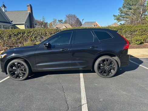 Used 2024 Volvo XC60 B5 Ultimate w/ Protection Package Premier image 2