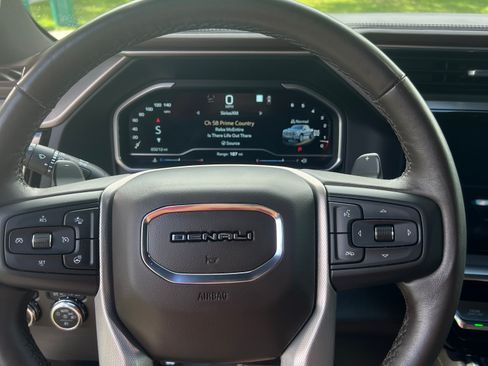 Used 2022 GMC Sierra 1500 Denali w/ Denali Reserve Package AWD/4WD image 12