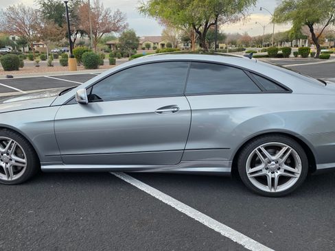 Used 2012 Mercedes-Benz E 550 E 550 Coupe 2D image 19