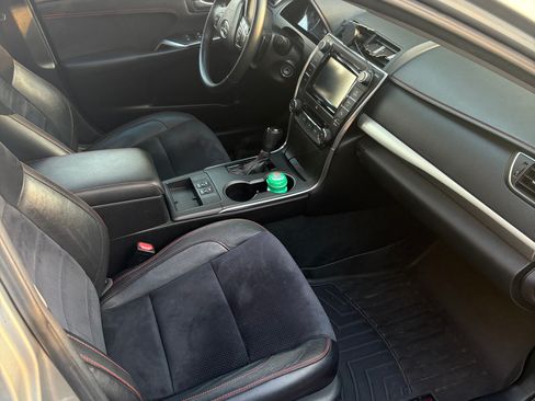 Used 2017 Toyota Camry XSE FWD image 13