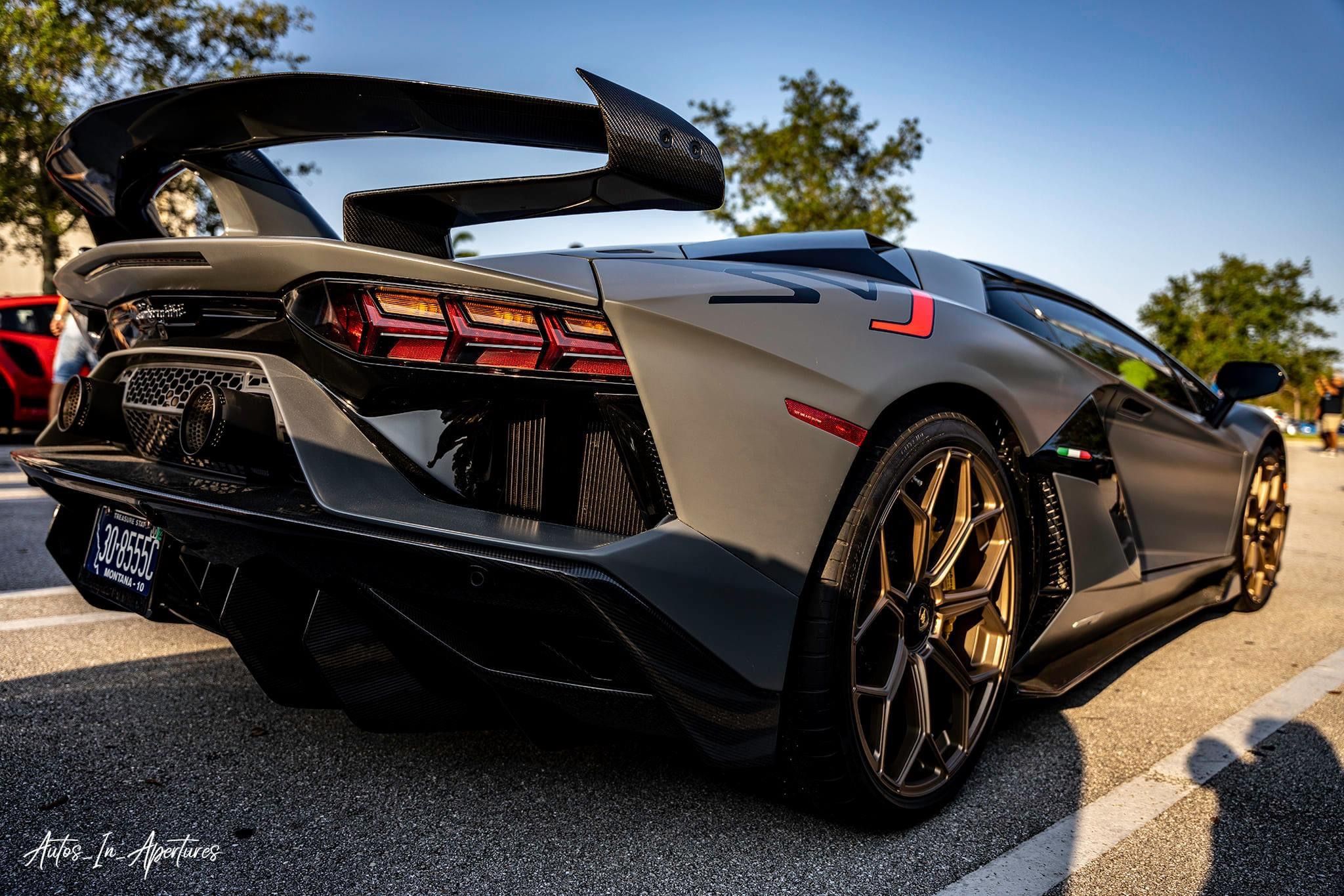 Used 2021 Lamborghini Aventador SVJ AWD/4WD image 6
