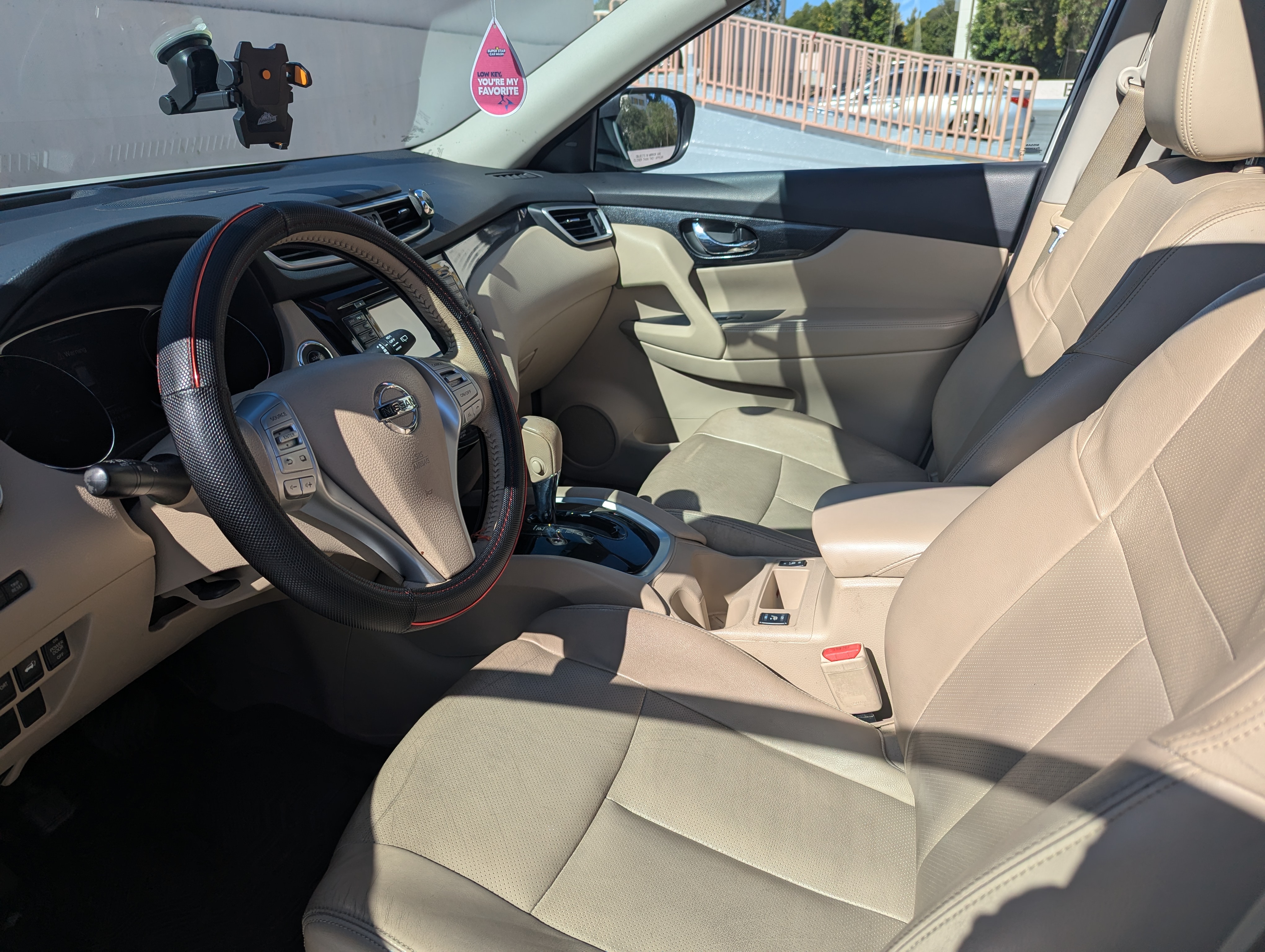 Used 2014 Nissan Rogue SL w/ SL Premium Package FWD image 6