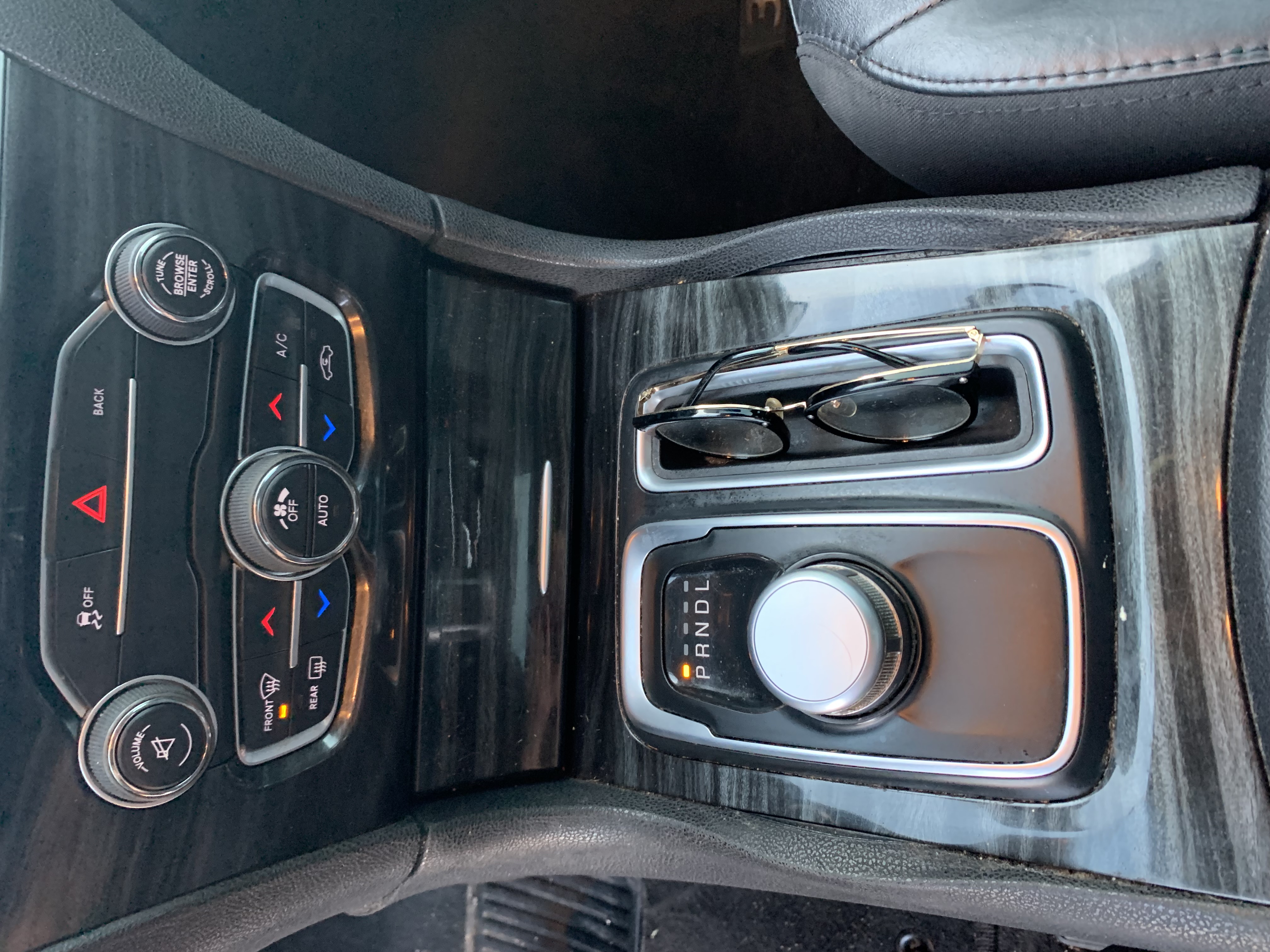Used 2016 Chrysler 300 Limited RWD image 11