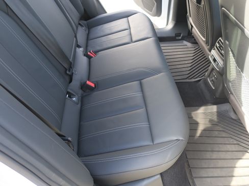 Used 2023 Audi Q4 e-tron Premium Plus w/ Premium Plus image 17