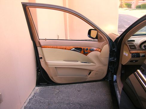 Used 2008 Mercedes-Benz E 350 Sedan image 1