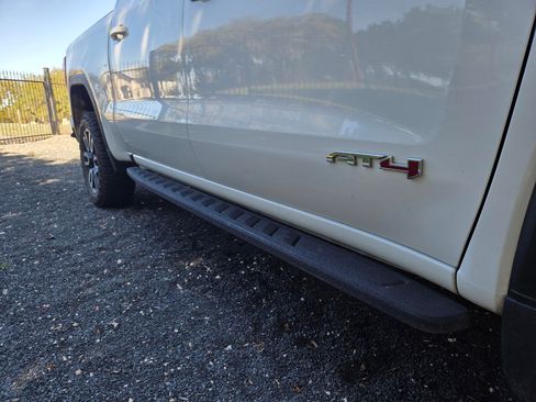 Used 2023 GMC Sierra 1500 AT4 w/ Technology Package image 10